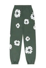 Load image into Gallery viewer, Denim Tears - The Cotton Wreath Sweatpants Green - Clique Apparel