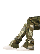 Load image into Gallery viewer, Cavit - Sky Fall Jeans - Camo - Clique Apparel